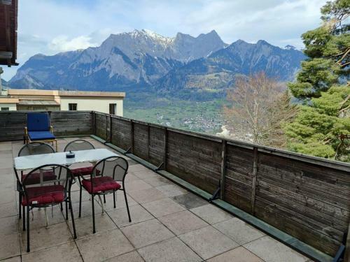 Large 1 Bedroom Apartment With Large Balcony