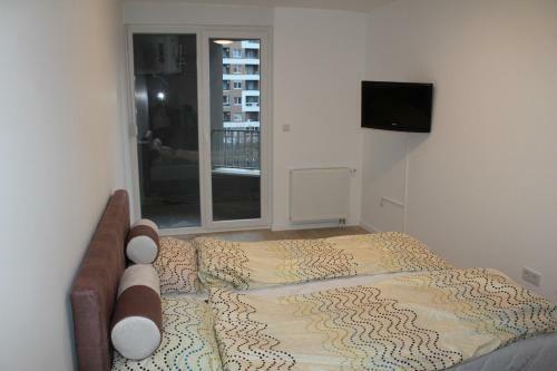 Mirror Apartment