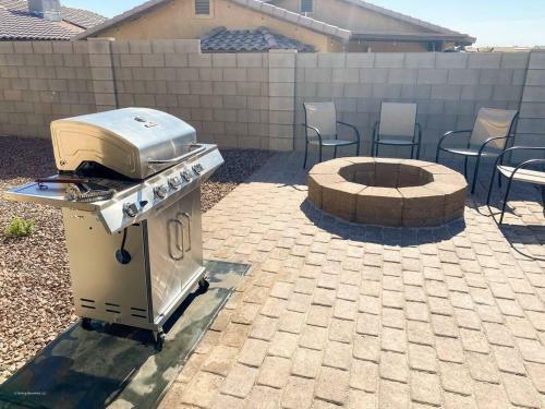 Peaceful, 3br King Home With Bbq, Fire Pit & Huge Tv