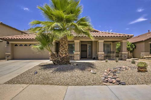 Chic Maricopa Getaway With Outdoor Oasis And Pool