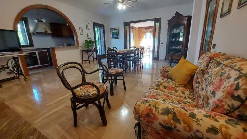 Hostal The Rosa's House