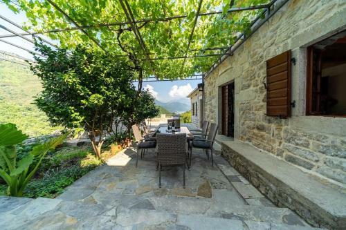 Villa Vala Home 212 - Stone House With Pool And Sea View
