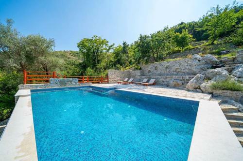 Villa Vala Home 212 - Stone House With Pool And Sea View