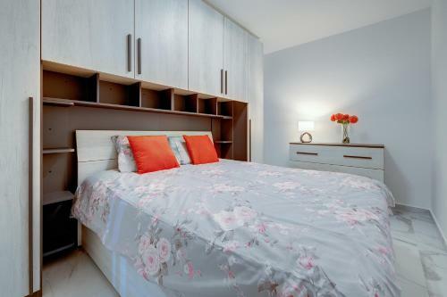 Deluxe 2br Apartment In Central St Julians