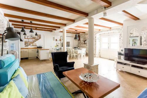 Villa Luxury 5 Bedroom House On Waterfront