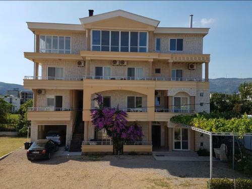 Apartments Aslani