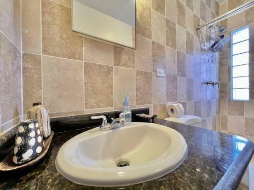 Apartamento Views 2b @sunset Estates, West End