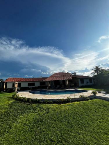 Villa Casa Bavaria Em Praia Do Morro Branco Na Marina