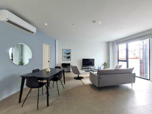 Apartamento Bright 1br With Private Pool In Casco Antiguo