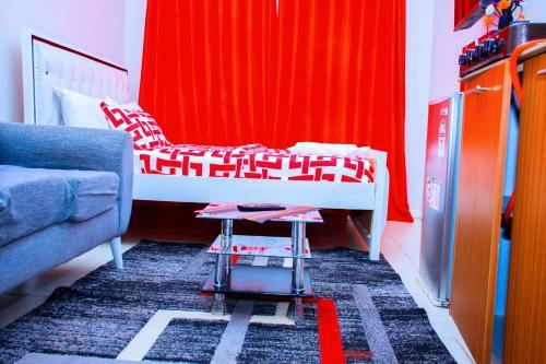 Noble Luxury Studio Apartment With Swimming Pool, Netflix & Wifi