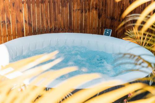 Charmant Chalet Avec Jacuzzi