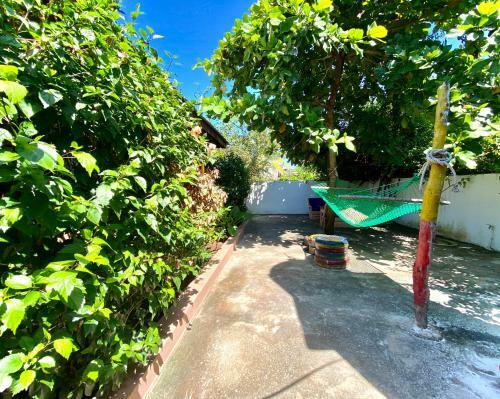Hostal Villa Orchid Beach Guest House