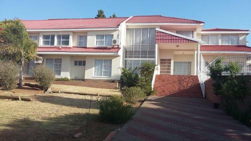 Hostal Pentagon Guesthouse