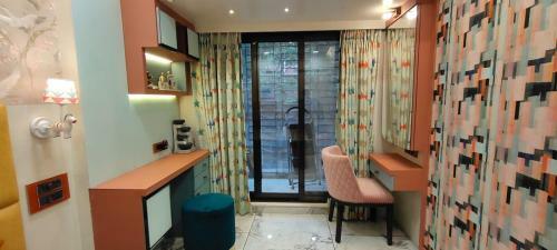 City Homes Crystal Apartment