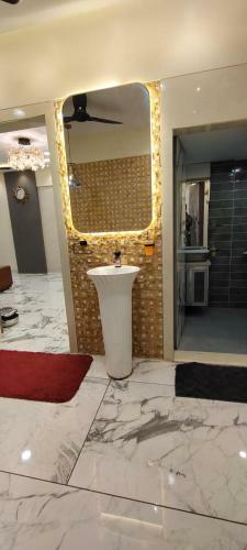 City Homes Crystal Apartment