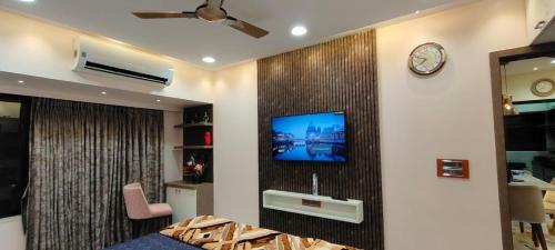 City Homes Crystal Apartment