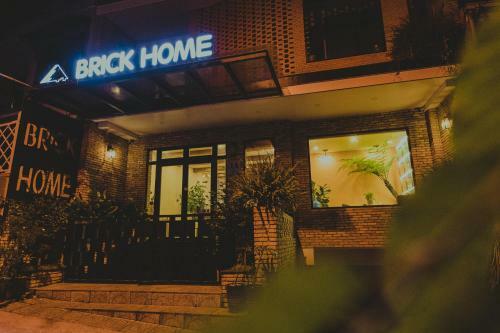 Hotel The Brick Home Dalat