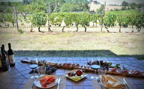 Agroturismo Cascina La Maddalena Bed & Wine