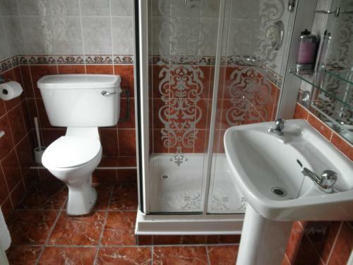 Hostal Clooneen House