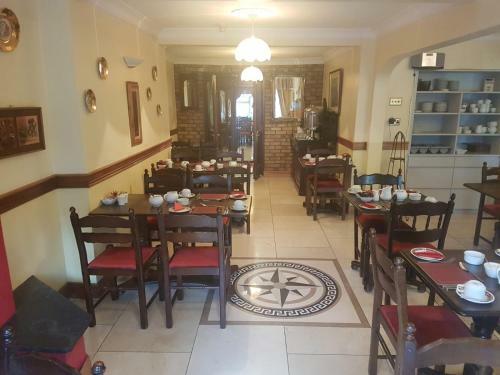 Hostal Clooneen House