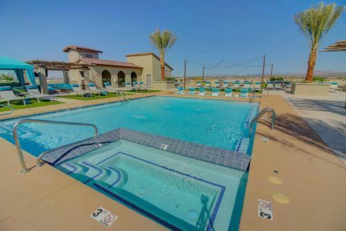 Apartamento New! Rooftop Pool With Mountain Views+king Beds