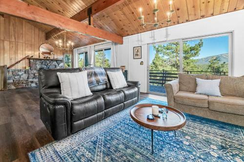 Magnificent Views At Pinecone Perch