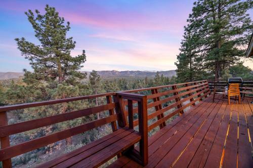 Magnificent Views At Pinecone Perch