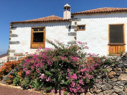 Villa Historic Canarian House, Private Heated Infinity Pool, Bbq, Wifi + Panoramic Ocean Views