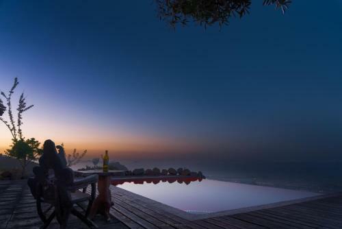 Villa Historic Canarian House, Private Heated Infinity Pool, Bbq, Wifi + Panoramic Ocean Views