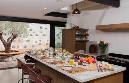 Villa Historic Canarian House, Private Heated Infinity Pool, Bbq, Wifi + Panoramic Ocean Views