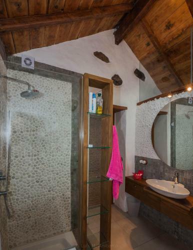 Villa Historic Canarian House, Private Heated Infinity Pool, Bbq, Wifi + Panoramic Ocean Views
