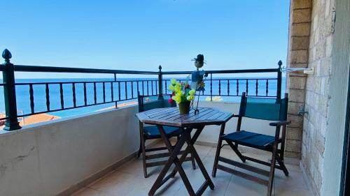 Apartamento Florinis House