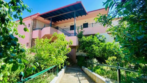 Apartamento Florinis House