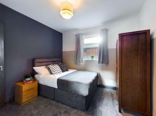 Vibrant 2 Bedroom Apartment In The City