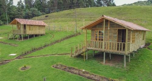 Caba�asmiradordelembalse