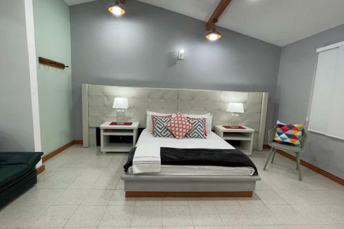 Acogedora Villa Con Piscina