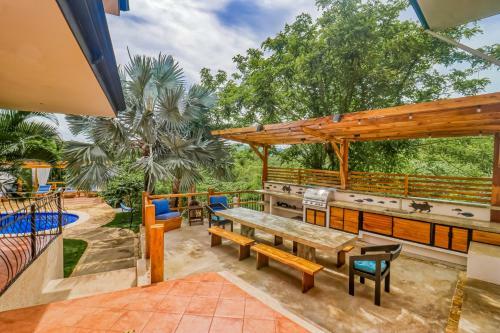 Casa Mimosa Poolside