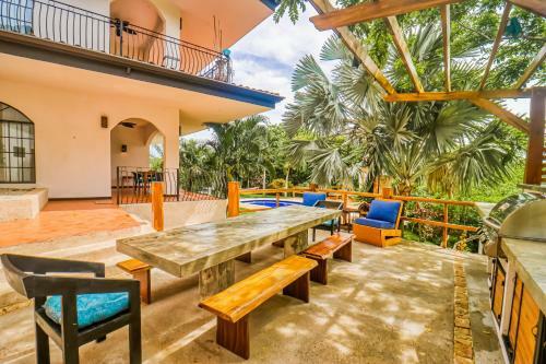 Casa Mimosa Poolside
