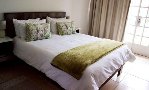 Hostal 2 Be At Home Guesthouse