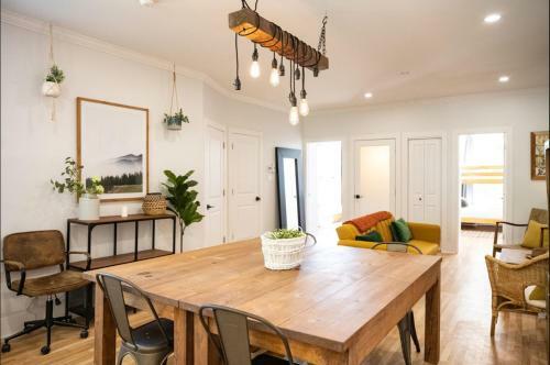Apartamento Charming Top Floor Pointe-saint-charles Apt
