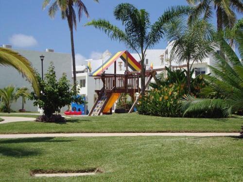 Hermosa Casa En Fracc Privado Con Alberca Id Rv-