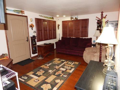 Clayton's Hideaway - Steps From The Forest Edge