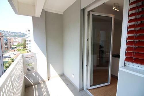 Santi Apartment Few Min From Lake - Happy Rentals