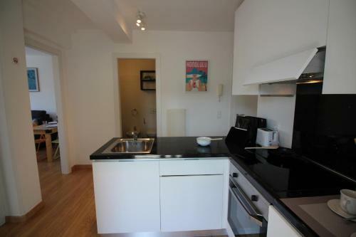 Santi Apartment Few Min From Lake - Happy Rentals
