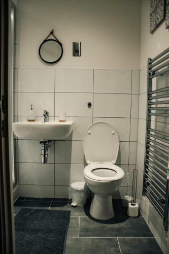 Bv Comfy Basement Apartment At Conditioning House