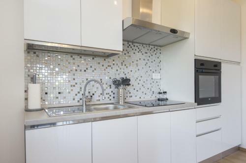 Apartment Mirna With Swimming Pool