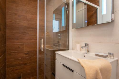Apartments Mandre II