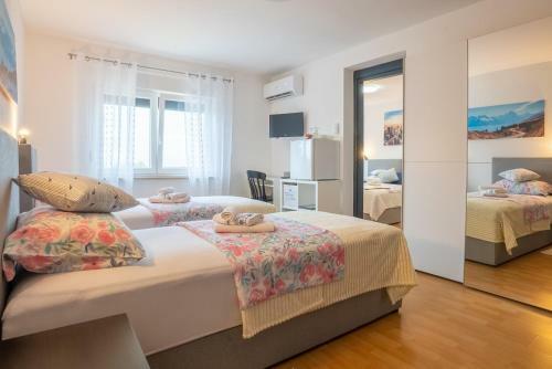 Hostal Restaurant & Rooms Nino