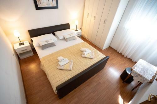 Apartments Knezovic