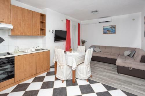 Apartments Knezovic
